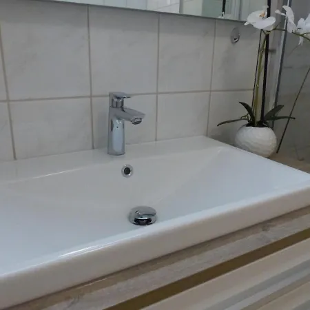 12 - Seewald Haus Huehnergott Apartment Sellin (Rugen)